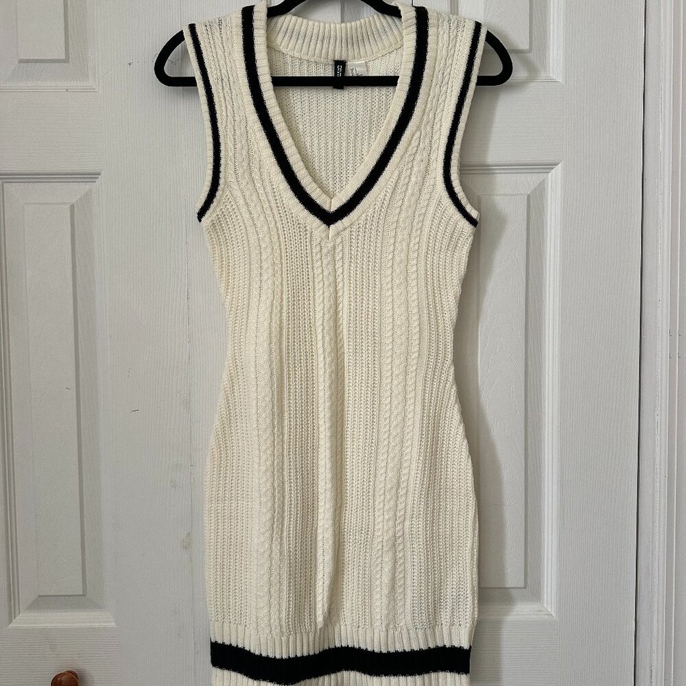 ⚪️H&M⚪️ KNITTED SWEATER VEST DRESS SIZE S